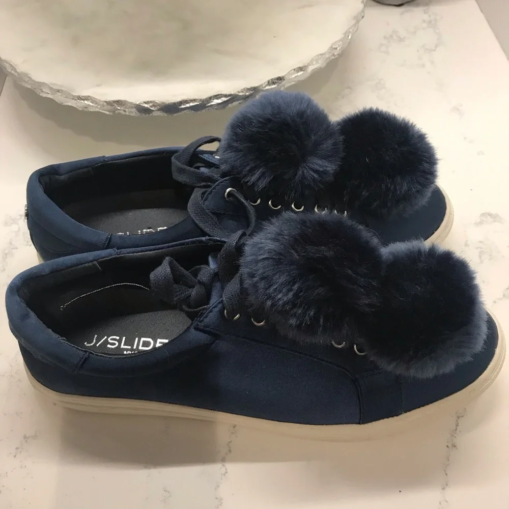 J/Slides NEW Here/Now Kim Genuine Fox Fur Poms